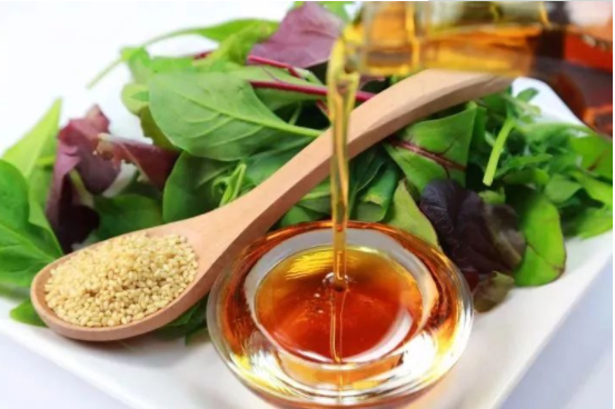 香油這些妙用你知道多少？別只拿來(lái)拌菜用！